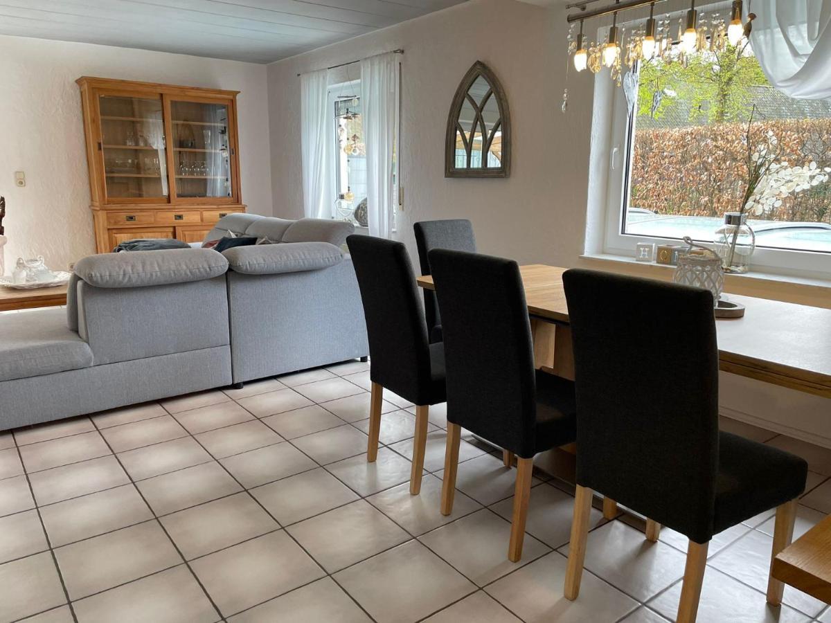 Ferienhaus Mone Моншау Екстериор снимка